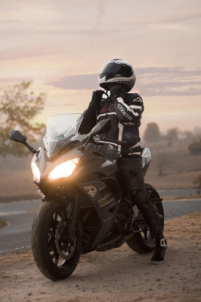 motor, motorcycle, kawasaki-4670556.jpg